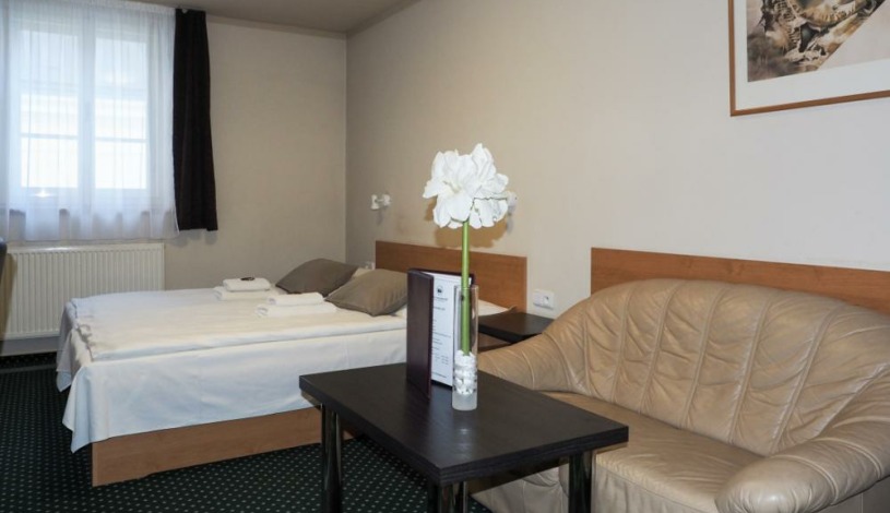 Hotel POD VĚŽÍ  Hradec Králové